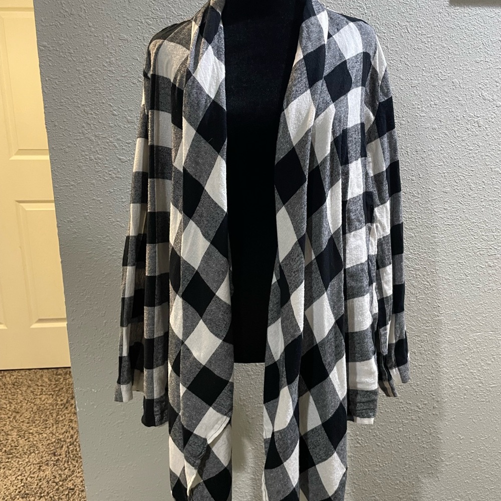 Charlie Paige Monochrome Plaid Cardigan